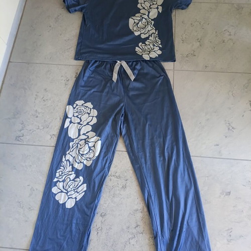 Women's blue pajama set new, size small