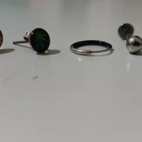 Oldschool earrings set of 8 like new