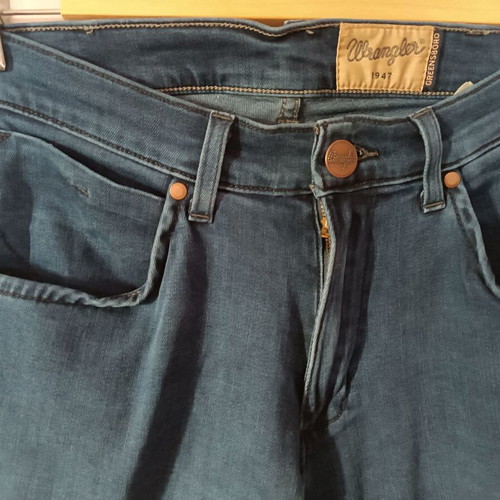 Wrangler jeans size 31 soft fabric slim fit like new