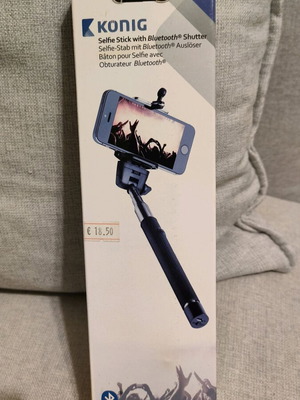 Selfie Stick with Bluetooth Shutter Konig new
