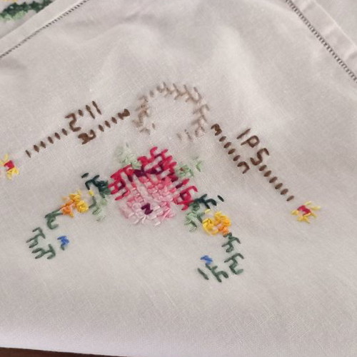 Embroidered tablecloth used with beautiful colors 0.83x0.83