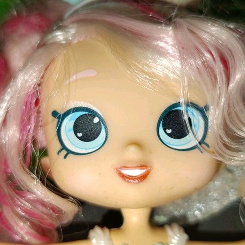 Shopkins Bridie doll used, 2017 wedding party bride figure
