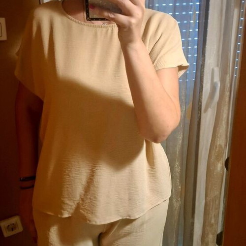 Set of pants and blouse like new, beige