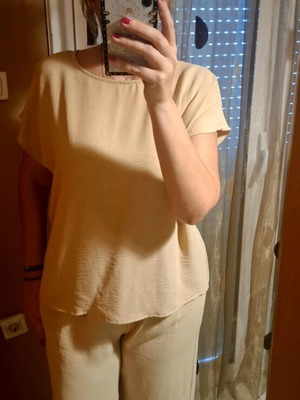 Set of pants and blouse like new, beige