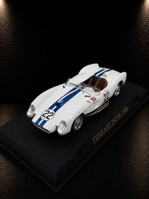 Ferrari 250TR 1958 1:43 collectible racing model like new with base