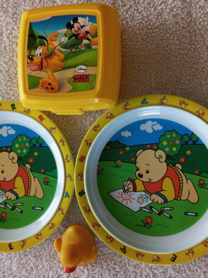 Children's plates set new with lid and duck gift