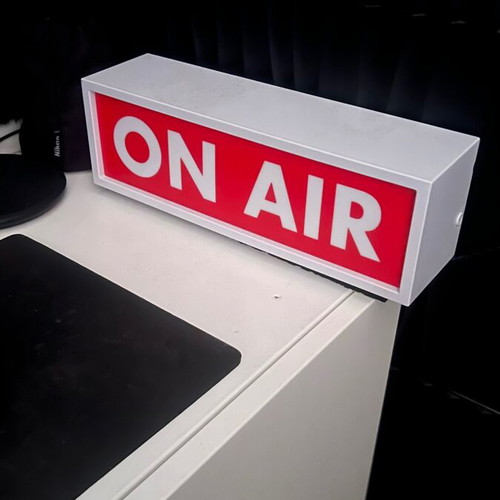 Onair lamp like new with two light levels