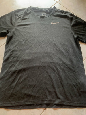 Тениска Nike размер M употребявана, черна