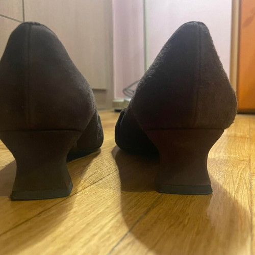 Vintage Russell & Bromley X Stuart Weitzman brown suede pumps used, size 38
