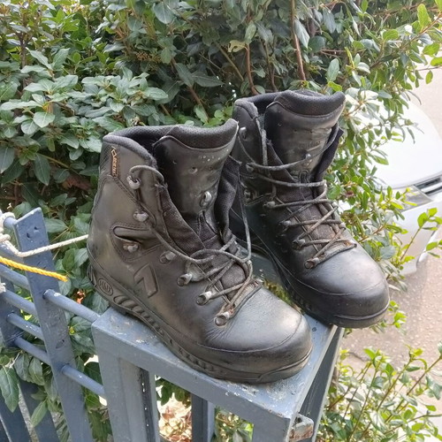 Haix Ksk 3000 black leather boots like new, size 43
