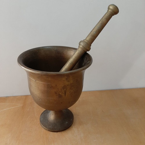 Bronze mortar and pestle used with patina
