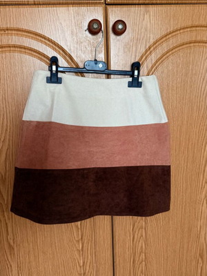 Colourblock Suede-Effect Mini Skirt like new, brown and cream