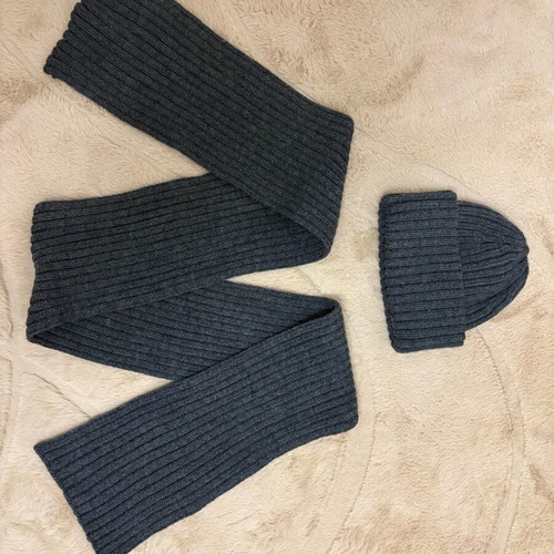 Wool hat and scarf set gray 100% new