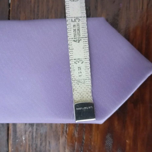 Tie purple color shiny like new, BERTO LUCCI