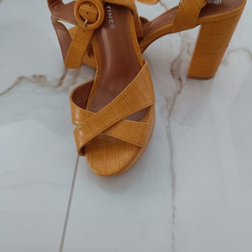 High Heels Size 39 Like New