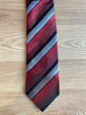Tie like new