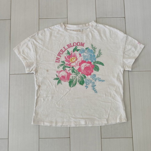 T-shirts for girls size 12/14 like new, colorful, set of 7