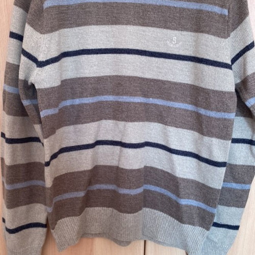 Men's pullover medium used in good condition