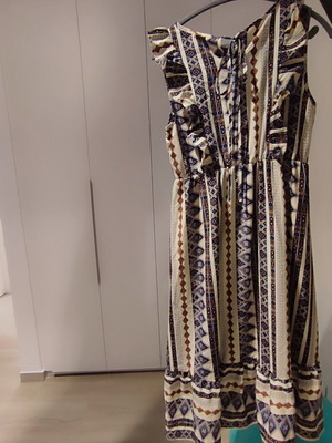 Maxi dress with ruffle