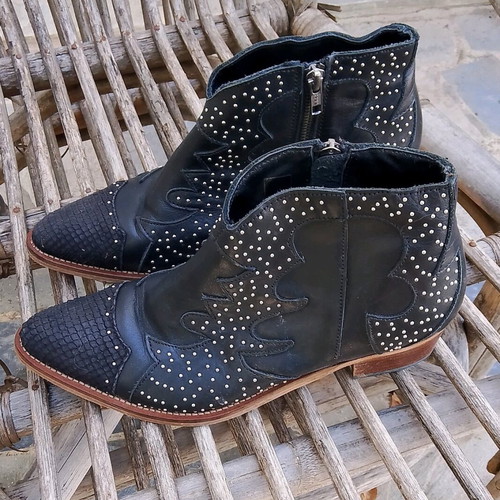 Catarina Martins western boots like new, black, size 40