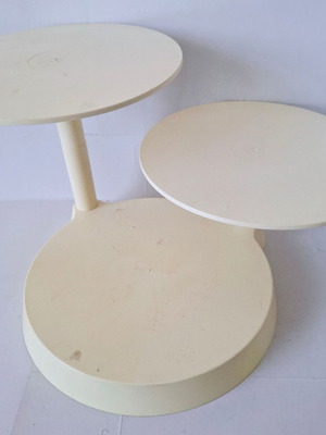 Cake stand for three-tier cake used, plastic