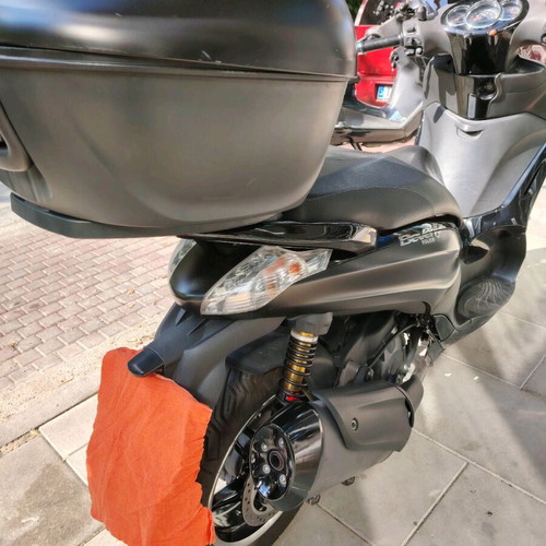 Piaggio Beverly 350 Police like new, with original top case and alarm