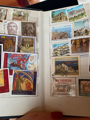 Stamp collection like new, 2 booklets full