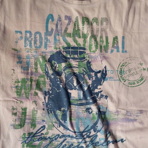 T-shirt unisex size L like new, pink multicolor