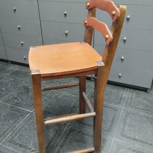 Wooden chair like new, solid wood, seat 32x32 cm
