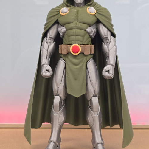 Doctor Doom figure 23cm height new