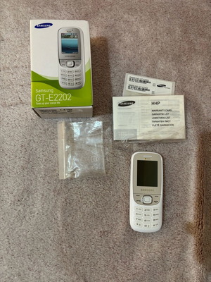 Samsung GT E2202 dual sim mobile phone new in box