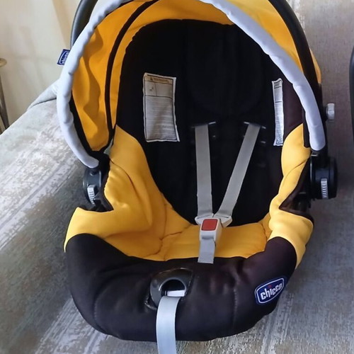 Chicco baby car seat, yellow and black