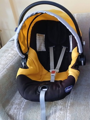 Chicco baby car seat, yellow and black