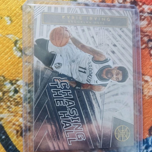 Chasing the Hall Kyrie Irving 2021-22 set like new