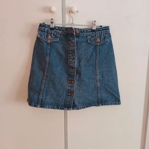 Denim mini skirt Primark like new, dark blue, button closure