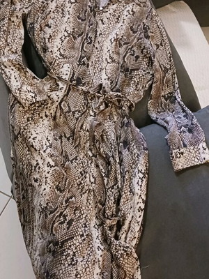 Maxi dress like new with side slit and cuff sleeve, size L