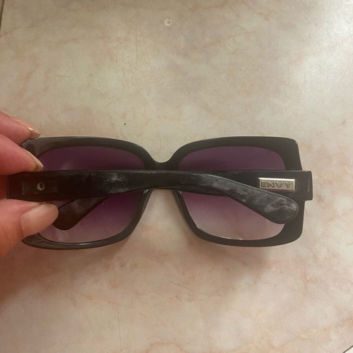 Envy women's sunglasses used, black