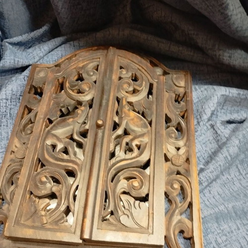 Decorative small mirror like new, carved wood