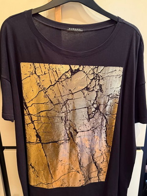 Sisley Medium blouse black with gold design like new