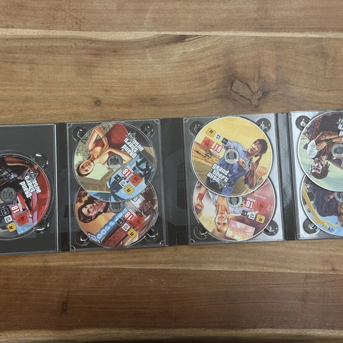 Grand Theft Auto V PC Complete Edition 7 DVDs like new with map