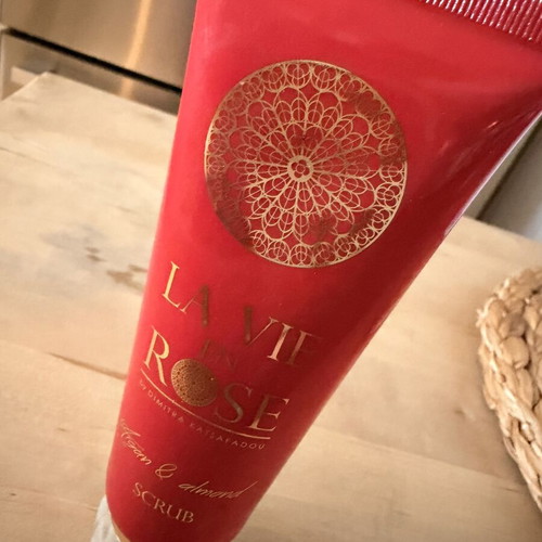 La Vie En Rose Argan & Almond Scrub 100ml new