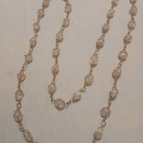 Long necklace with pink quartz beads like new