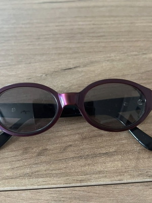 Benetton kids sunglasses like new, purple