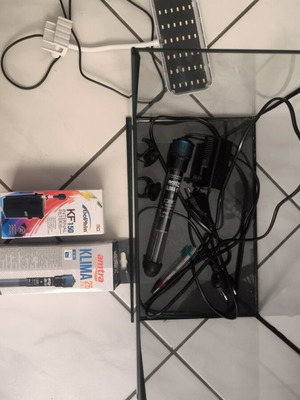 Aquarium bundle like new, 20lt glass tank with accessories