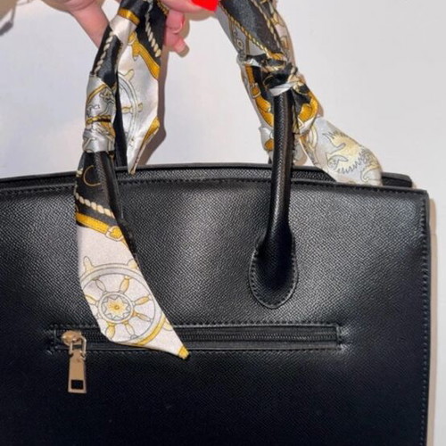 Handbag like new, barely used