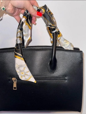 Handbag like new, barely used