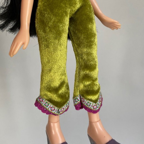 Pants for Bratz doll from Dynamite Dance fashion pack 2001 used