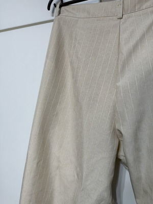 Chinos linen type pants medium size beige like new