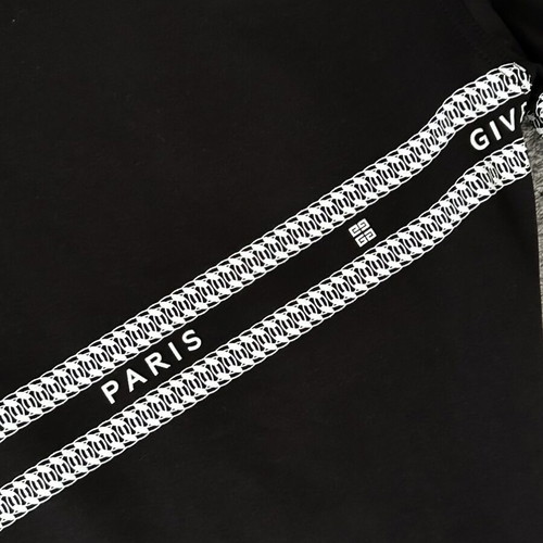 Givenchy Black Logo Chain T-Shirt S like new