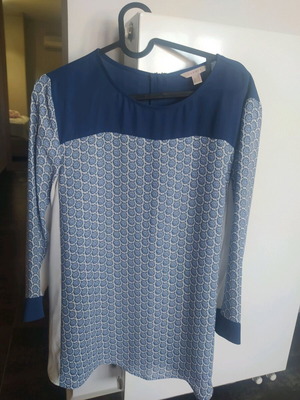 Blouse like new in sizes S and M